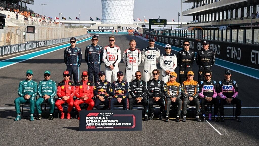 Mercato piloti F1 2025 occhi puntati su Sainz, Perez e Albon…